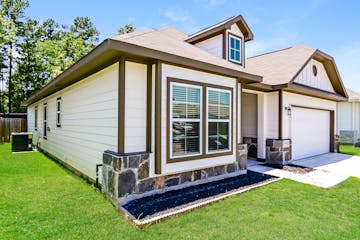 17686 CEDAR CREST DR CONROE, TX 77306